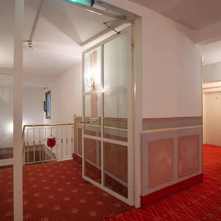 Hotel Residence וירצבורג