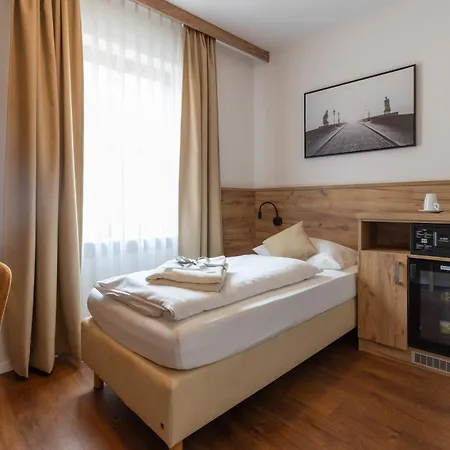 Hotel Residence 3* וירצבורג